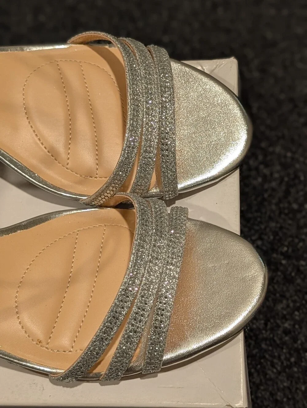Badgley Mischka Queen Silver Glitter Wedge Sandals Size 11